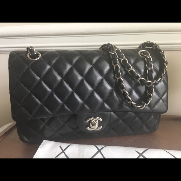 Chanel Small Classic Flap - Picture 2 of 8